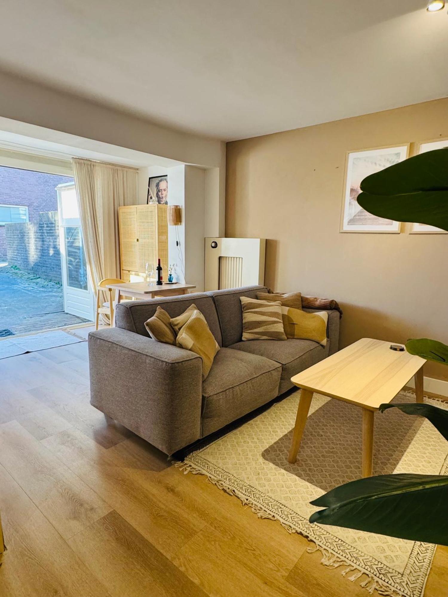 Apartment Hello - Souterrain Hoogwakersbosstraat 6 *